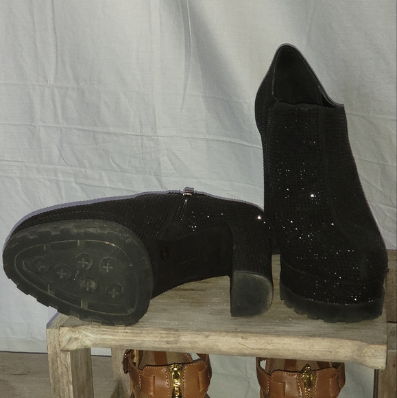 Black booties - Picture 3 of 7